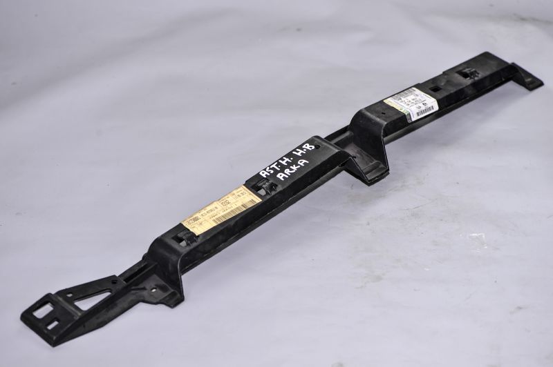 AGİLA ÇIKMA YEDEK PARÇA ASTRA H ARKA ORTA TAMPON BRAKETİ